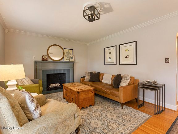 3rd image of 113 Ridgeway Ave