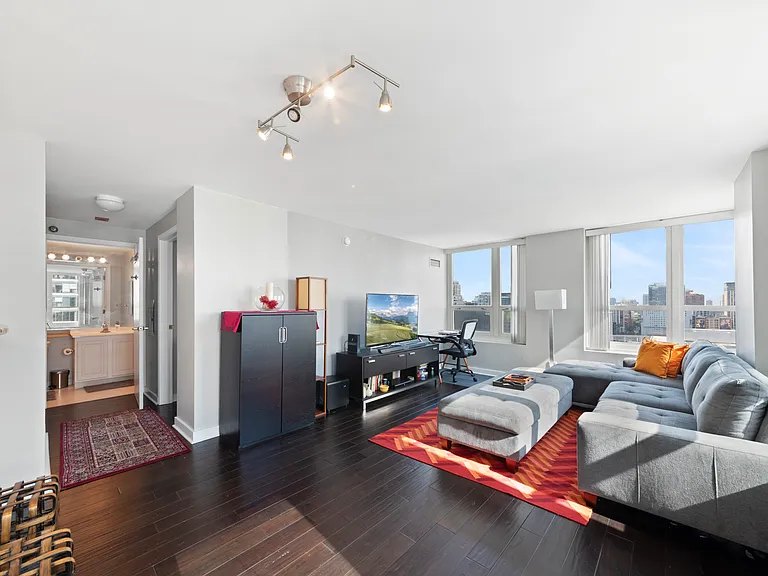 345 N La Salle Dr #2203 — Photo 13