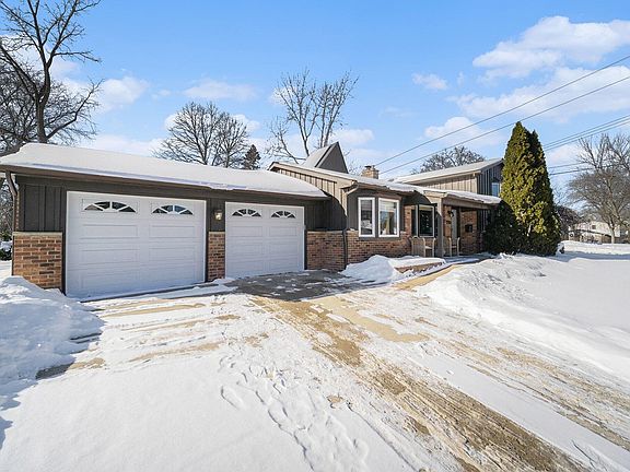 4th image of 2205 Runnymede Blvd
