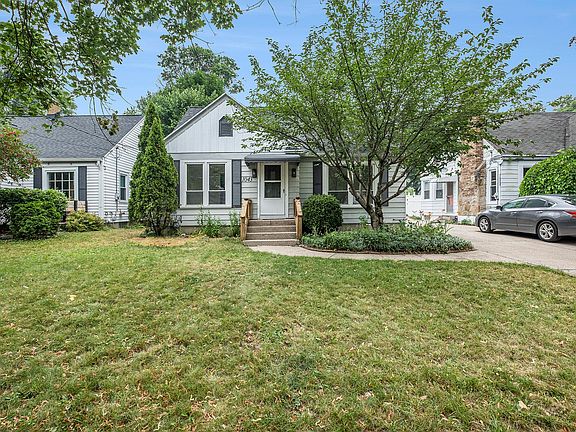 4th image of 1043 Edna St SE