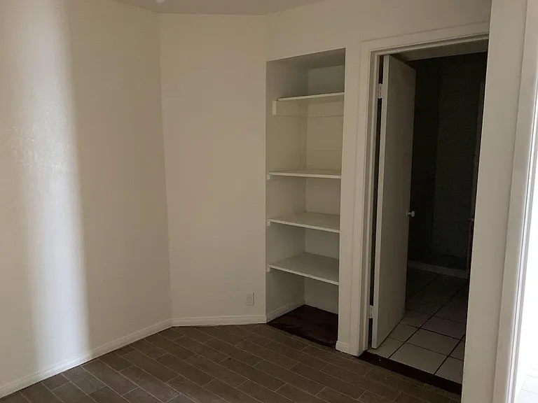 345 N Lesueur — Photo 11