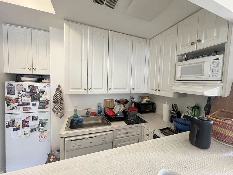 306 W 22nd St #2A — Photo 4