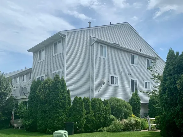 583 Johnston Ter, Staten Island, NY 10309