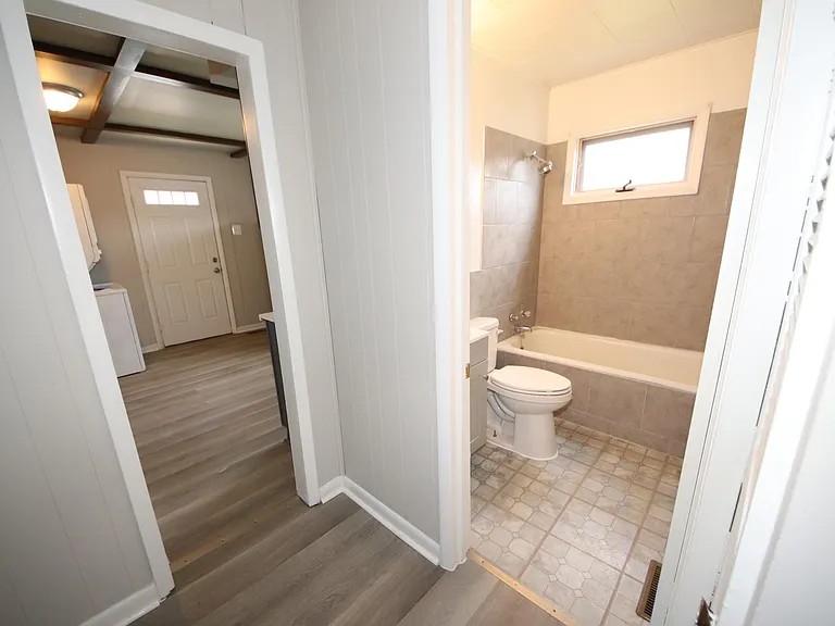1717 Earhart Rd — Photo 5
