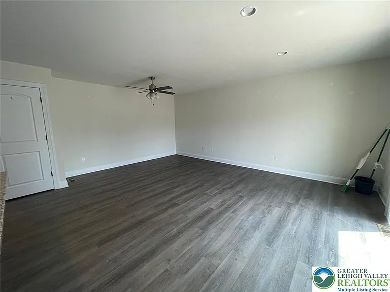 1610 Ravena St — Photo 4