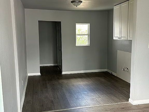 3rd image of 667 Monticello Ct