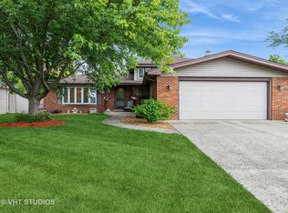 7562 Ponderosa Ct, Orland Park, IL