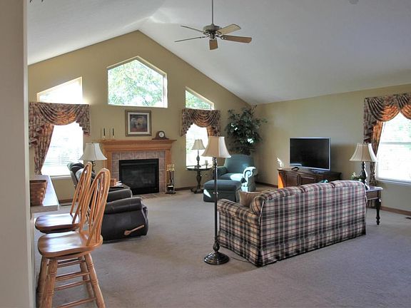 5th image of 4891 Snowy Creek Dr
