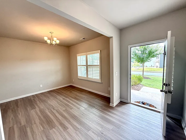 155 Brinson Cir — Photo 10