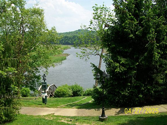 2nd image of 40 Lake Village Ct #40