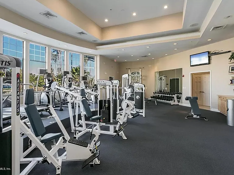 CLUBHOUSE GYM