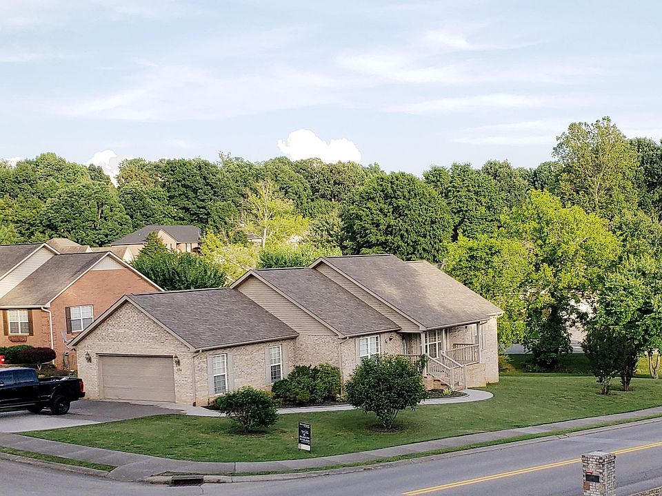 Beautiful one level home in Brown's Creek