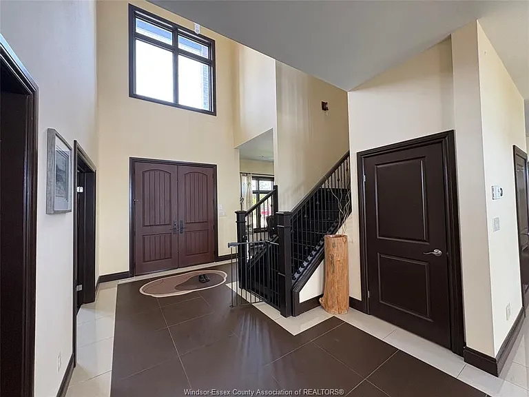 236 Shoreview Ct — Photo 3