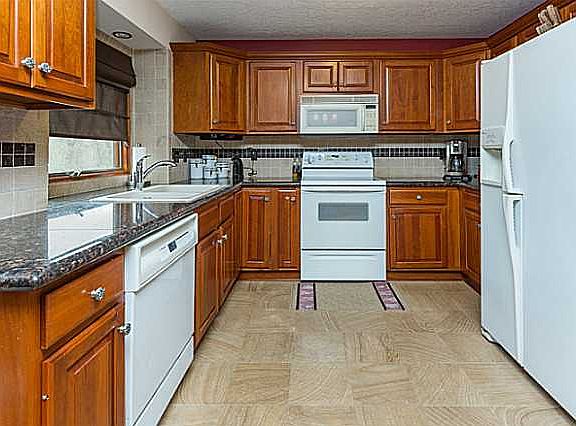 2nd image of 5505 Cottonwood Cir