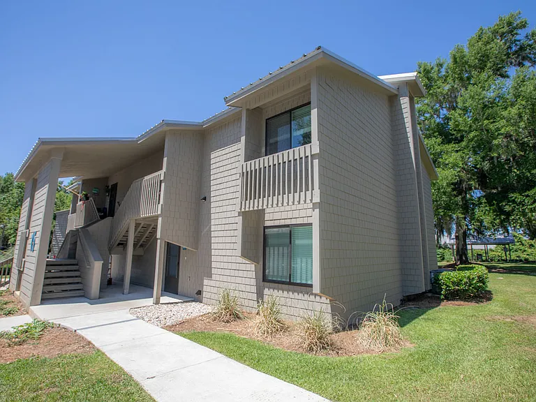 East Bay Apartment Homes — Photo 21