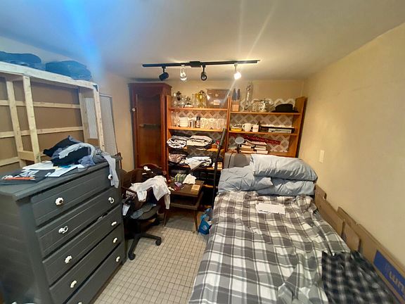 4th image of 626 Tahiti Way