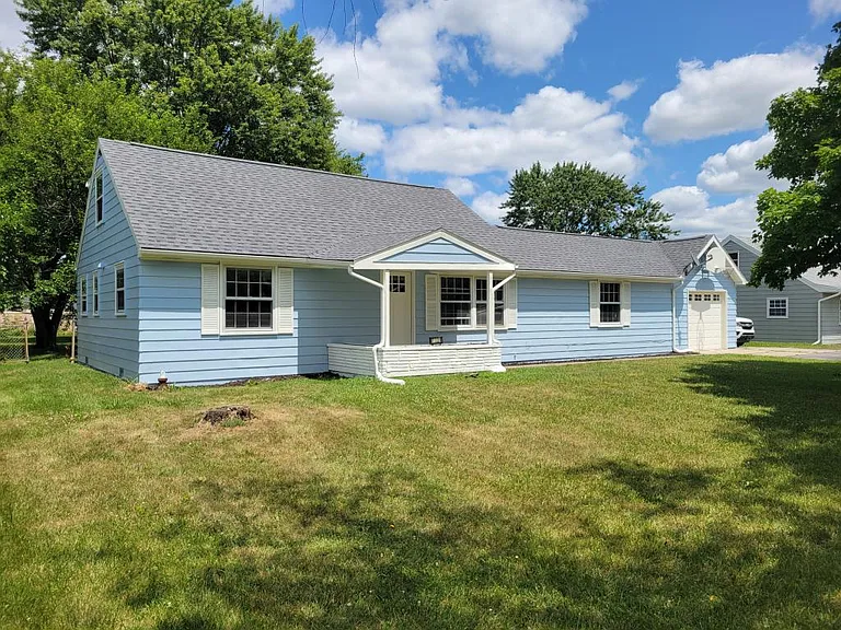 7721 Diane Dr — Photo 1