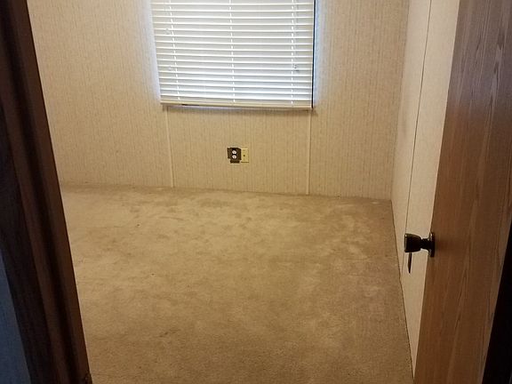 3rd image of 602 NW 9th St Lot 201