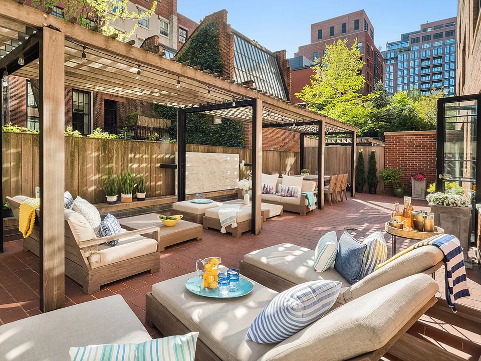 1st image of 130 W 12th St #1D