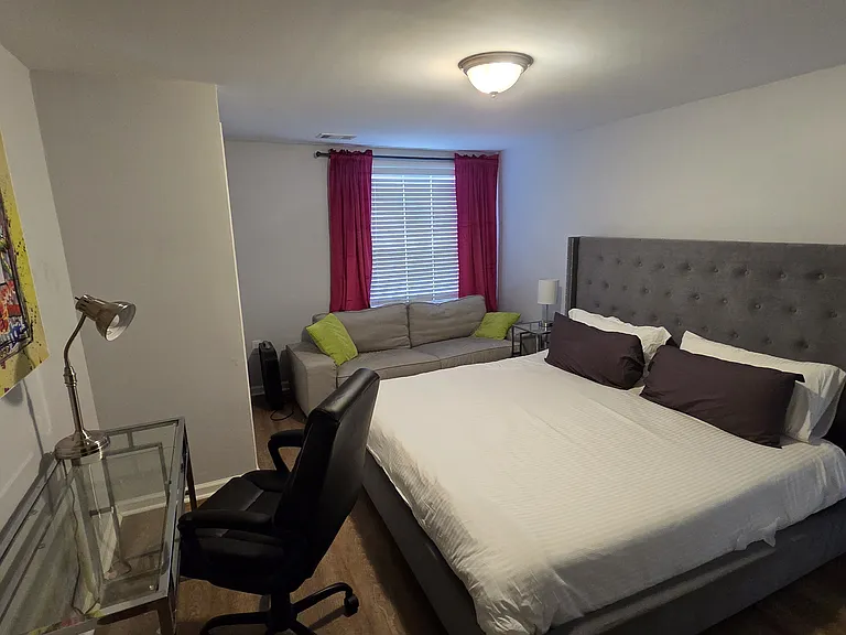 2nd bedroom
