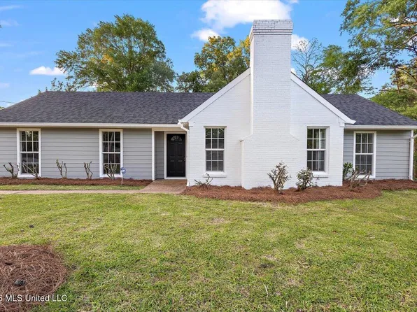 24 Village Dr, Madison, MS 39110
