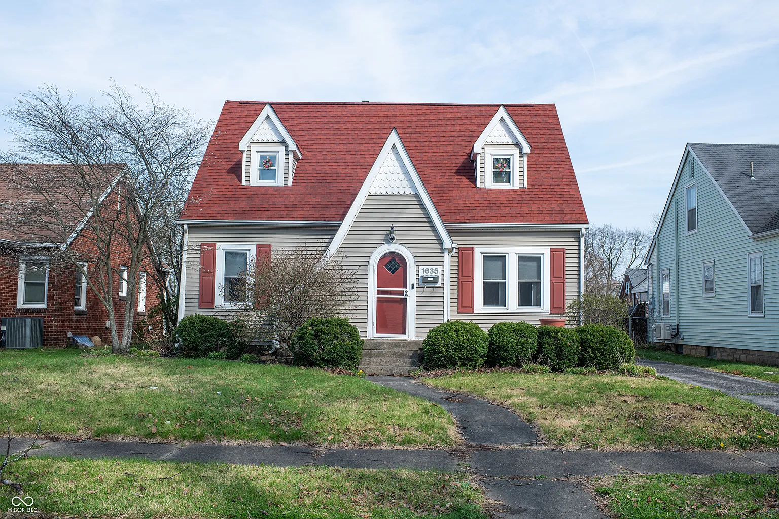 1635 Gilmore St photo 1