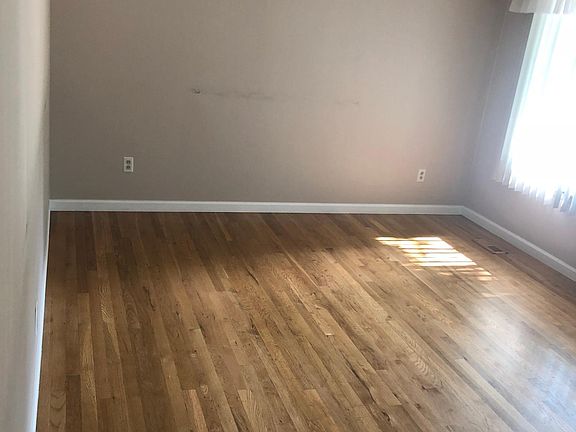 5th image of 35138 Sansburn St