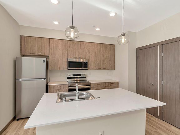 3rd image of 13521 97th Ave E #101