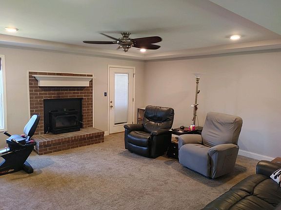 5th image of 1032 Morris Dr