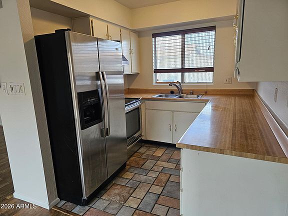 4th image of 2609 E MARYLAND Drive