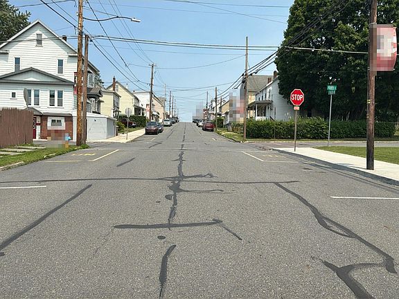 4th image of 19 W Phillips St