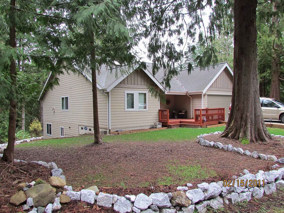 2700 +/- square feet