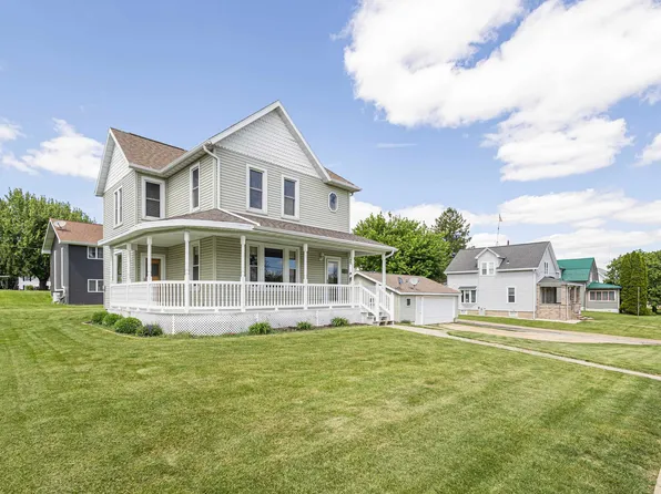 1820 17th St, Hazel Green, WI 53811
