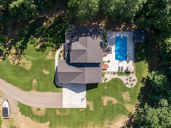 3rd image of 14924 Ferris St