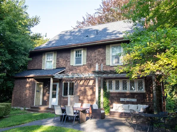 13 Cherry St, Lyons, NY 14489