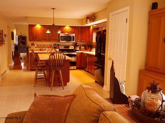 5th image of 173 Pine Grove Ln