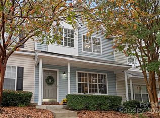 9141 Charminster Ct, Charlotte, NC 28269