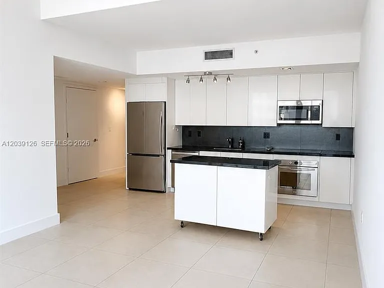 92 SW 3rd St #503 — Photo 17