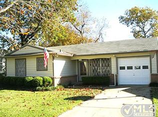 1211 Joly St, Ennis, TX 75119