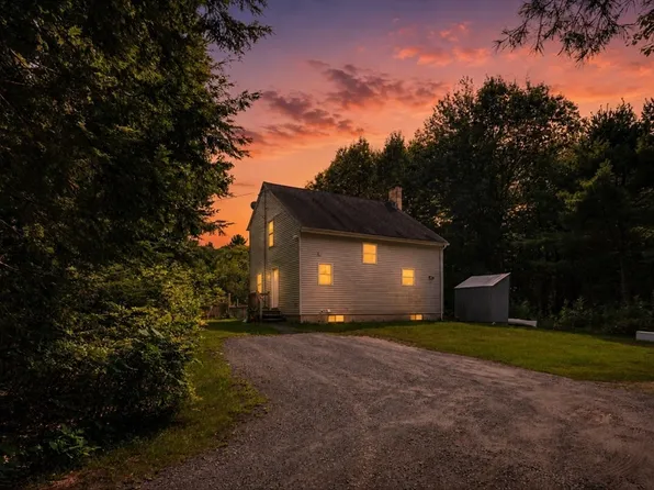 90 West St, Wendell, MA 01379