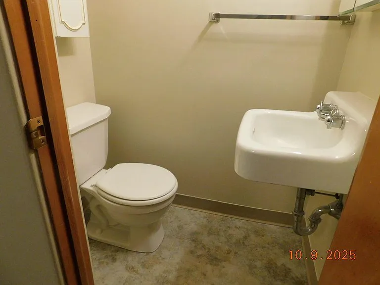 1720 Short St — Photo 6