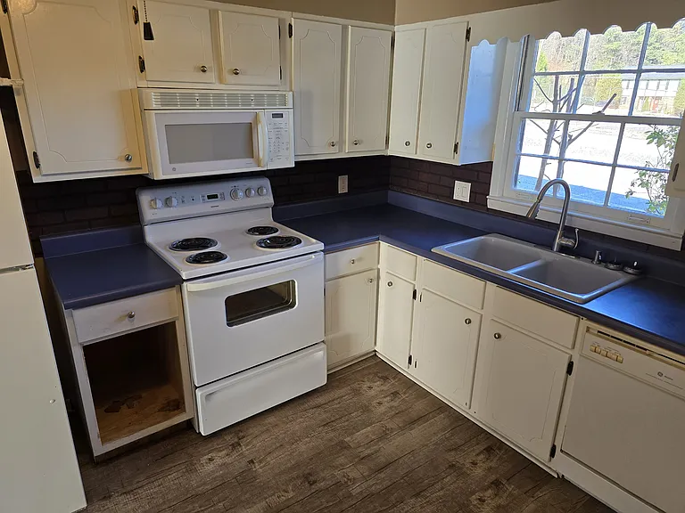 1951 Meadowbrook Cir #1951 — Photo 13