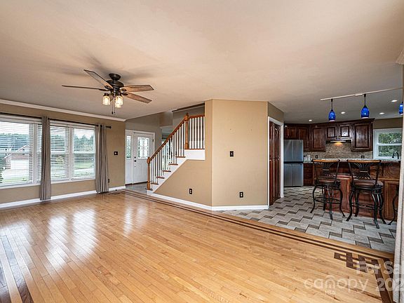4th image of 2748 Touchstone Cir