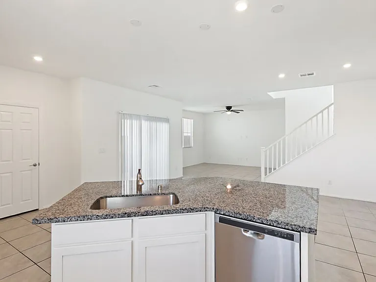 10589 Sariah Skye Ave — Photo 15