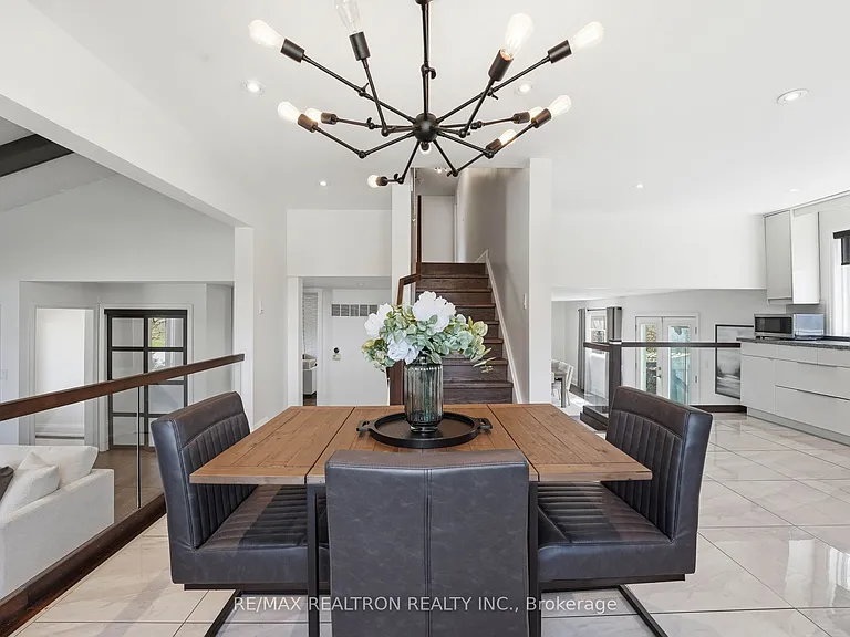 117 Cardinal Cres #UPPER — Photo 11