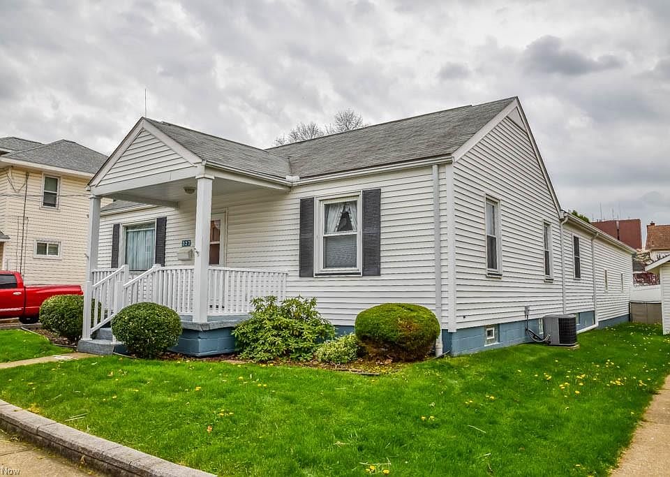 1st image of 727 Orchard Ave NE