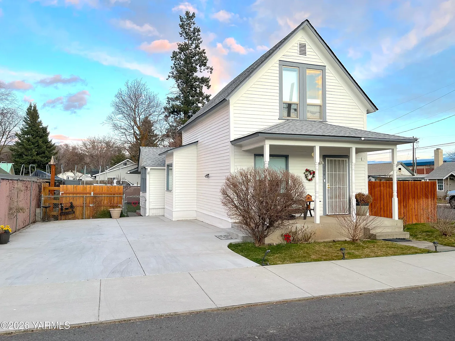 109 Sinclair Ave photo 1