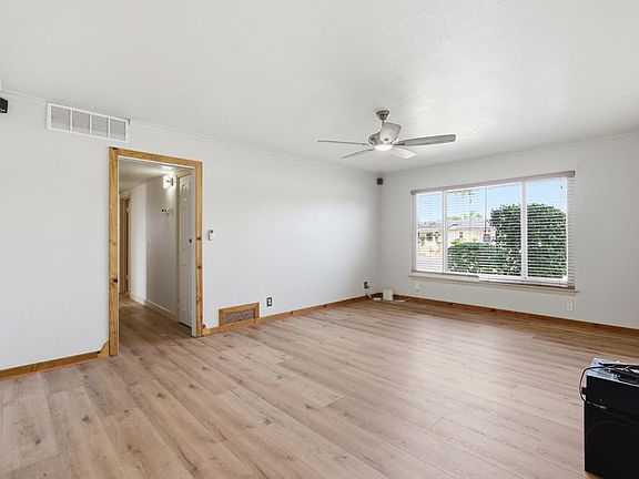 5th image of 5582 E Swift Ave