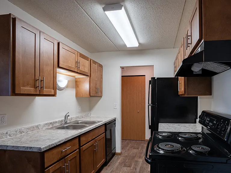 Fargo, ND Bella Vista Apartments | Kitchen