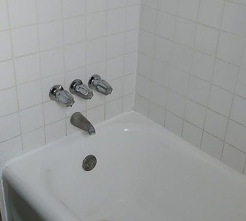2nd image of 901 S Kingsley Dr #512